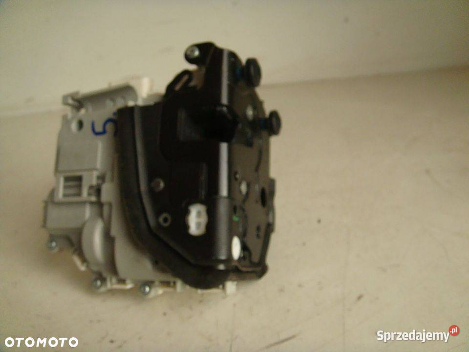 ZAMEK DRZWI LEWY PRZÓD AUDI A3 8V 8X2837015C osobowe sprzedam