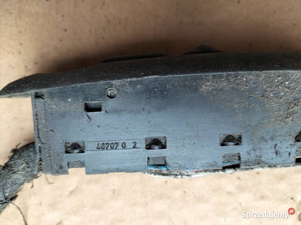 WŁĄCZNIK STEROWANIA SZYB OPEL OMEGA B 4670702 Wyposażenie wnętrza
