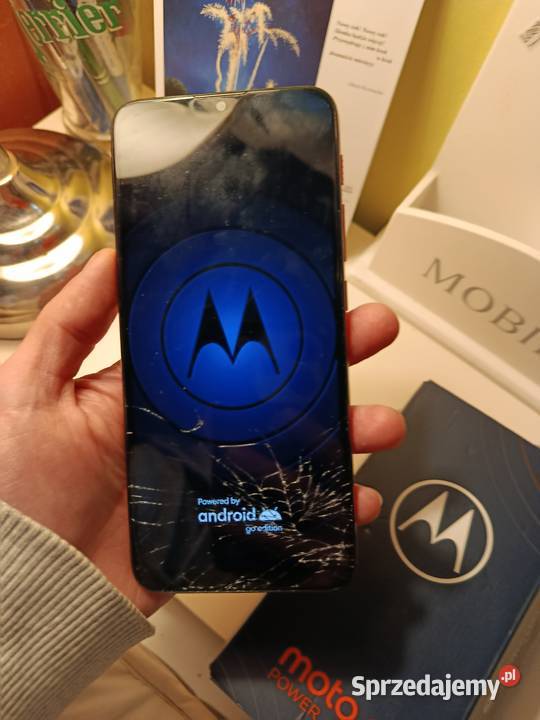 Telefon Motorola E7 i powerpęknieta szybka Poznań sprzedam