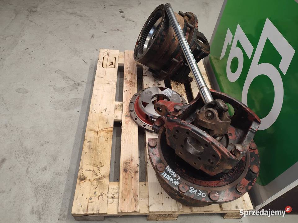 Zwolnica zwrotnica półoś Massey Ferguson 8170 Motoryzacja Wilkowo