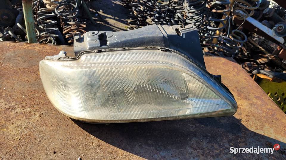 Lampa przód prawa Citeoen Xsara lampy przednie Oświetlenie sprzedam
