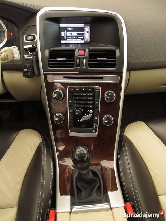 Do sprzedania Volvo XC 60 manualna skrzynia 2400cm3 Samochody osobowe Leszno sprzedam