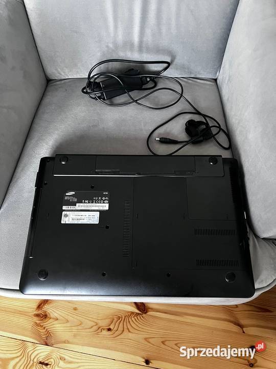 Laptop samsung NPRc 720 17 sprzedam
