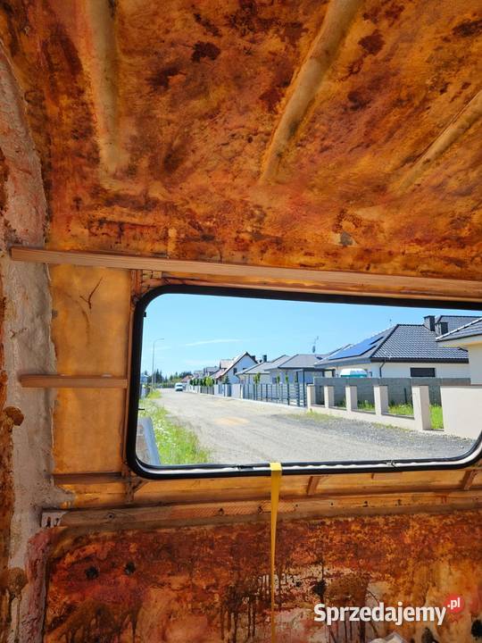 Przyczepa Niewiadów N126e z 1989 roku z hamulcem Kempingowe wielkopolskie Dąbrowa