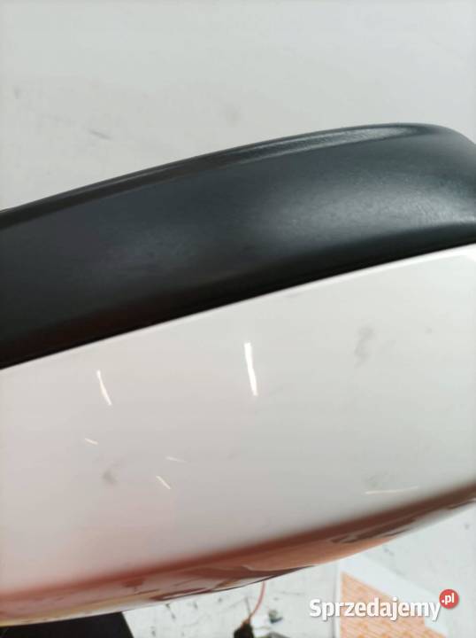 LUSTERKO PRAWE BIAŁE MANUALNE LB9A 0210057 Skoda