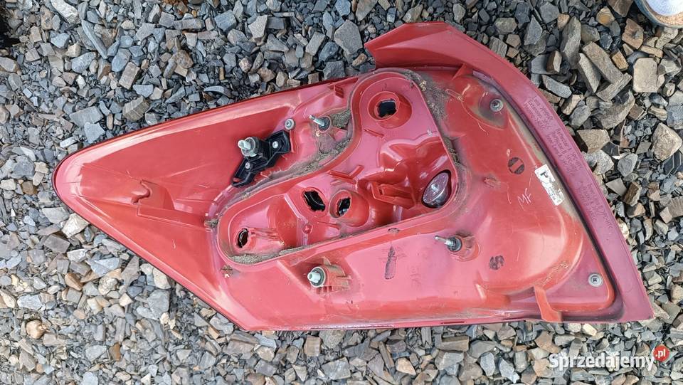 Lampa prawa tylna Toyota Auris I lift