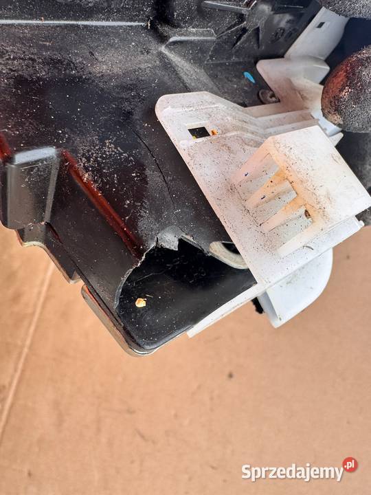 Zamek drzwi lewy przód Hyundai i20 II 1420 Brzesko