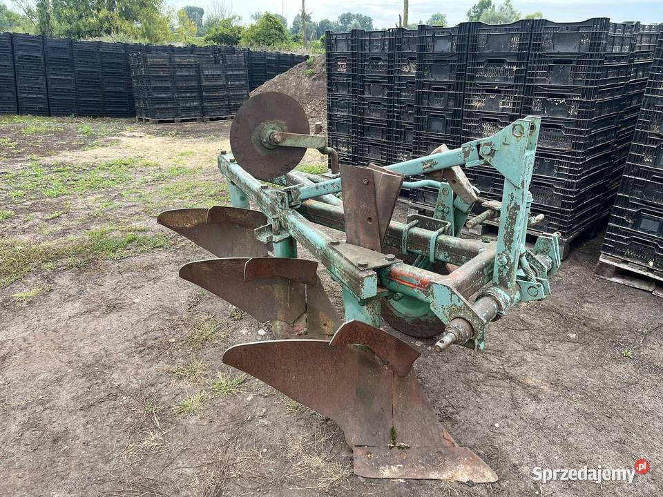 Pługi 3 Grudziądz Osprzęt roboczy Chodów sprzedam