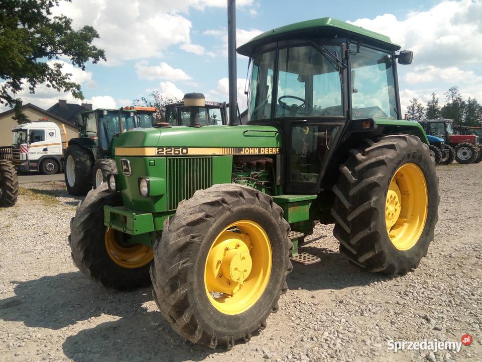 Ciągnik rolniczy John deere 2250 ursus massey Dwornia