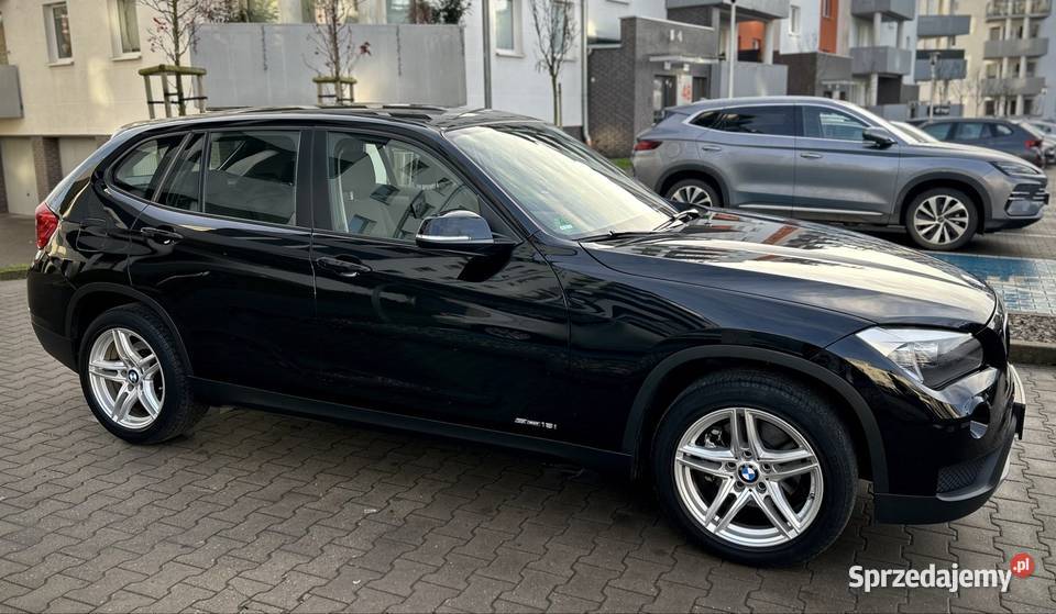 BMW X1 sDrive18i 20 benzyna 2013r zadbana Niski aluminiowe felgi Szczecin