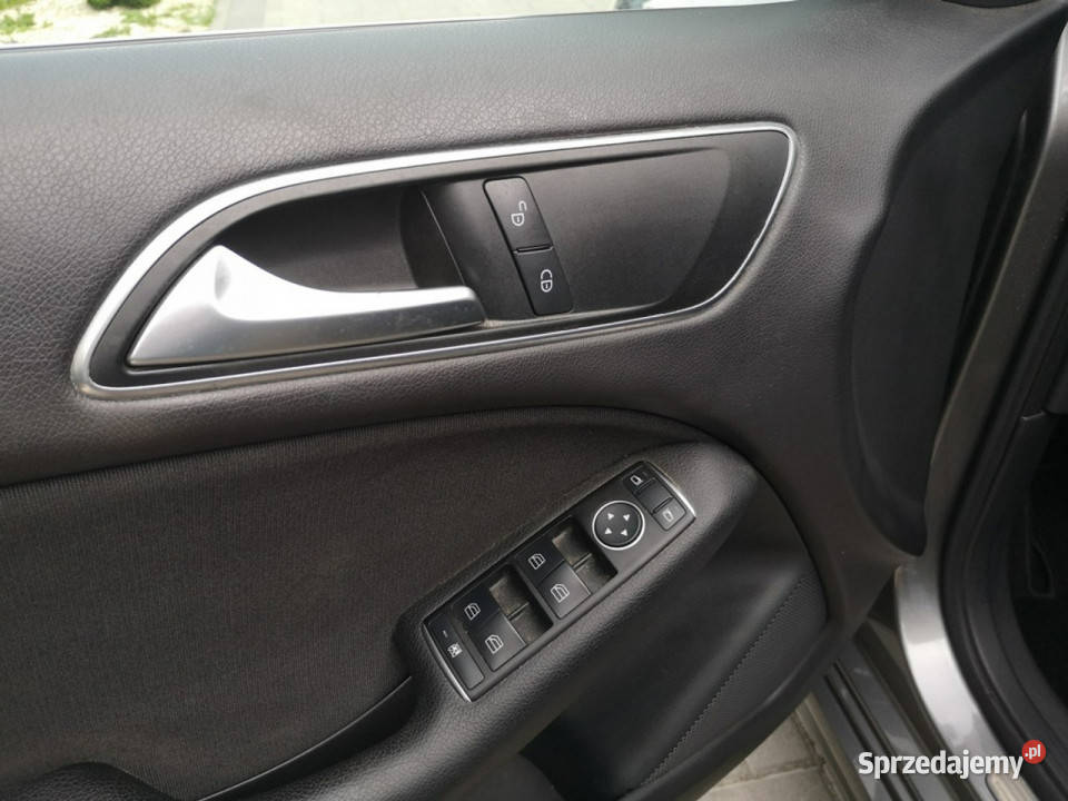 Mercedes B 180 16 16v 122 Klimatronik Navi Alu lakier metallic Strzegom