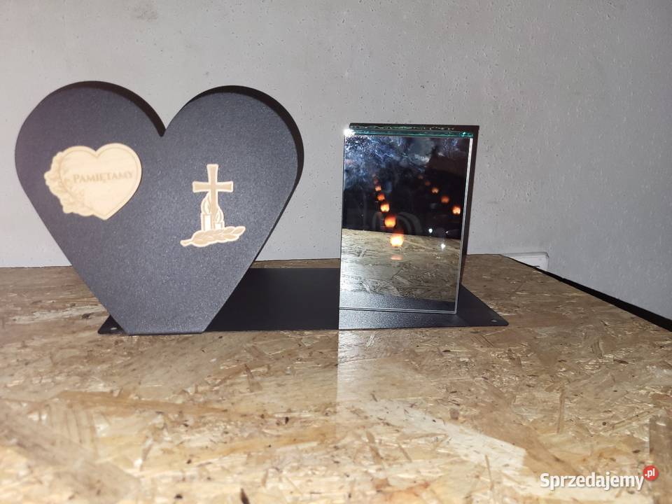 Znicz metalowy z lustrzanym lampionem na baterie Dekoracje i ozdoby Częstochowa