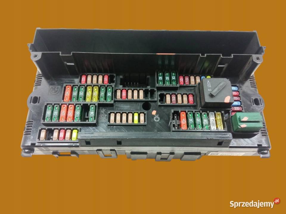 SKRZYNKA BEZPIECZNIKÓW 9234421 20 D 183 Bmw