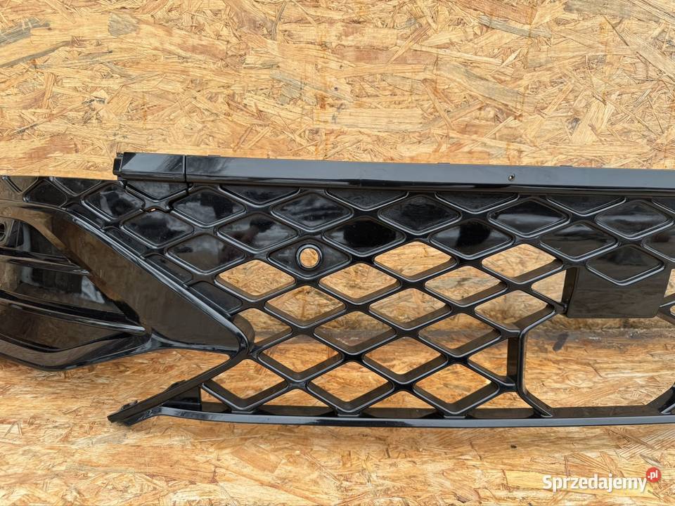 Środkowa kratka zderzaka przód vw golf 8 VIII Atrapy Międzychód