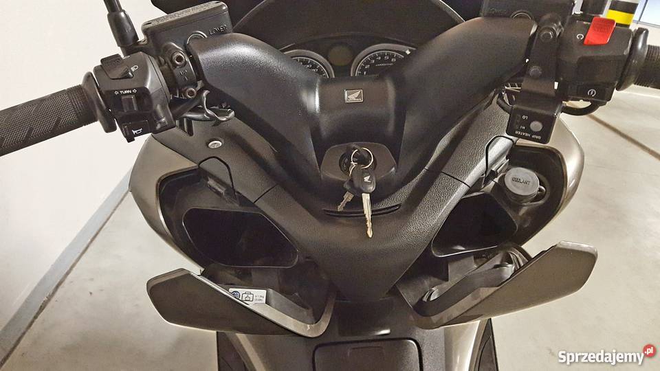 Maxi Skuter Honda Silver Wing SWT600 lift z