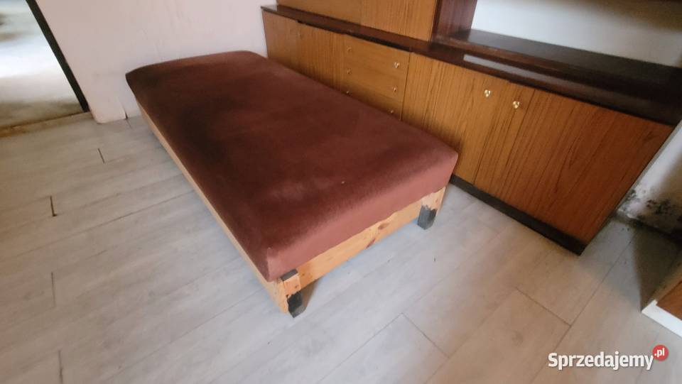 Łóżko tapczan jednoosobowe z czasów PRL Tapczany Nadarzyn