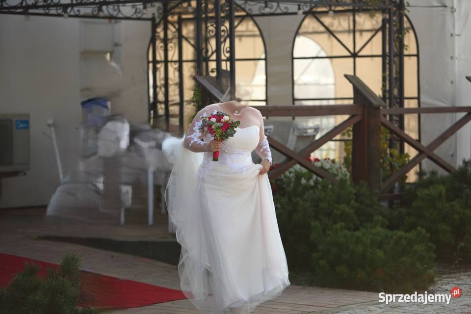 Suknia ślubna w stylu klasycznym elegancka