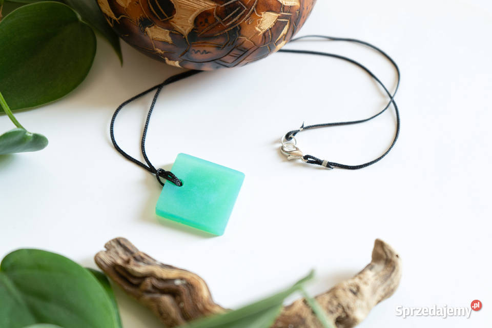 Turkusowy wisiorek kwadrat świeci w ciemności i Naszyjniki Warszawa