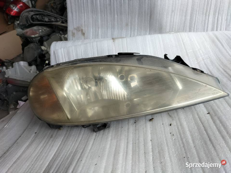 Lampa przednia Prawa Renault Megane 1 lubelskie Kamień-Kolonia