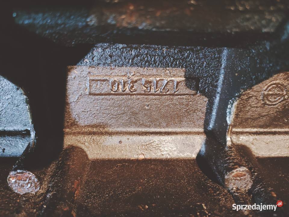 Pokrywa zaworów BMW E30 1715310 Zabrze sprzedam