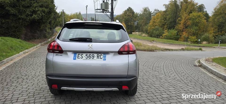 Peugeot 2008 12 82 isofix