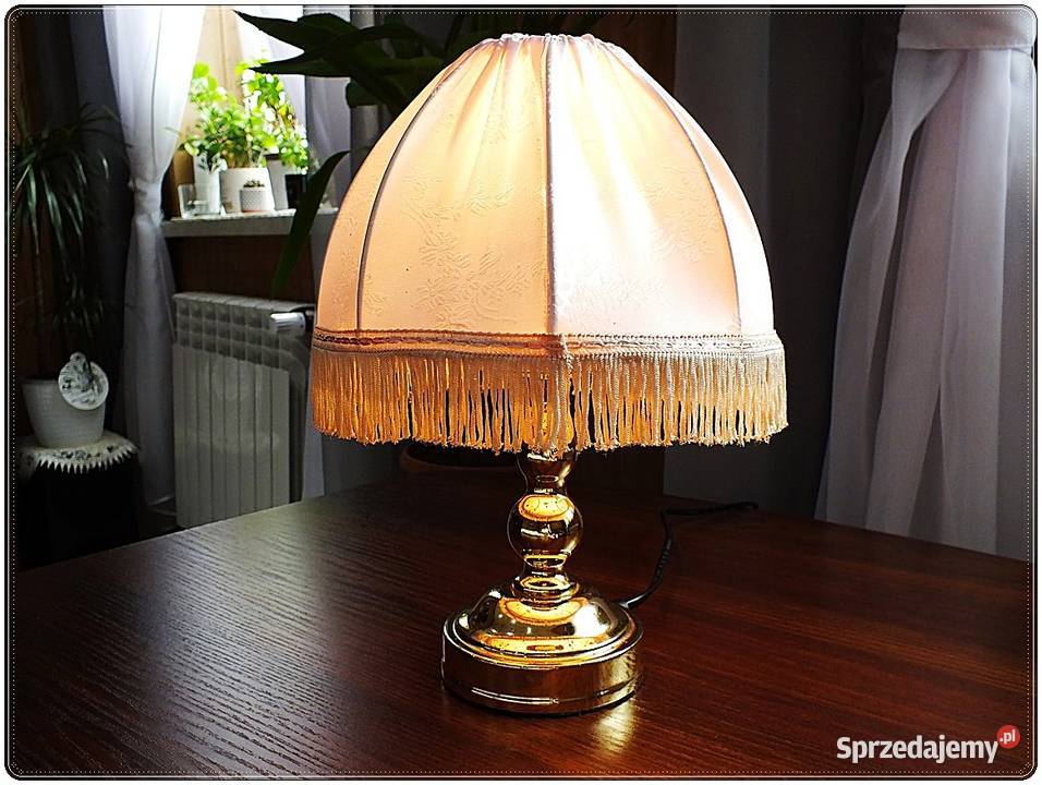 Lampka nocna idealna do sypialni w stylu retro Żary