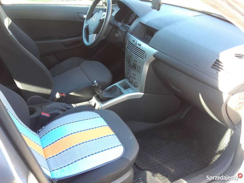 SPRZEDAM SAMOCHÓD OSOBOWY OPEL ASTRA 3 14BENZYNA Rok produkcji 2010 opolskie Kobylice