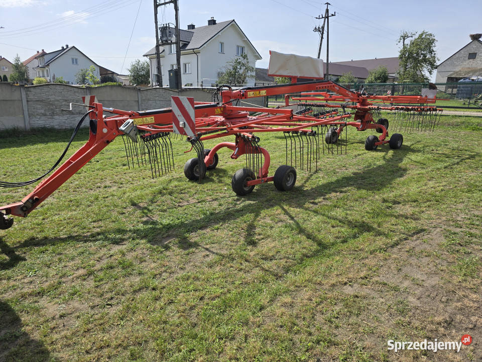 Zgrabiarka dwukaruzelowa KUHN GA 9032 Baliki