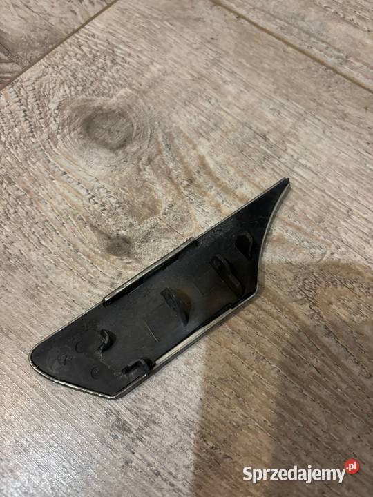 ZAŚLEPKA SPRYSKIWACZA REFLEKTORA LEWA FORD KUGA