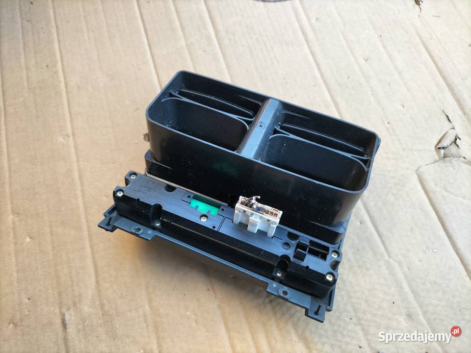 FIAT PUNTO MK1 ŚRODKOWA KRATKA NAWIEWU osobowe