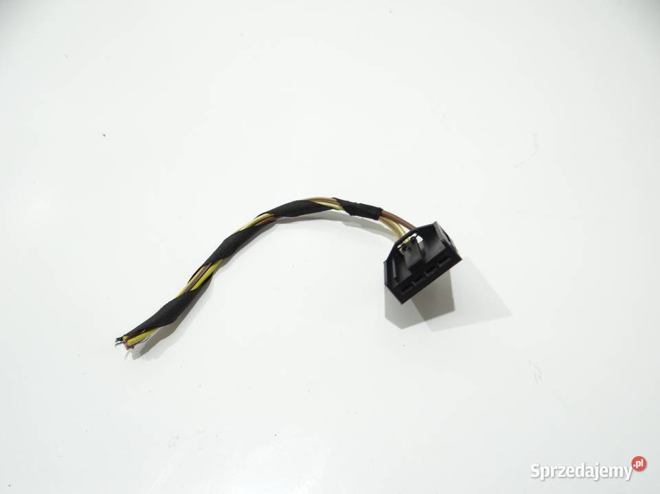 KOSTKA WTYCZKA LAMPY TYŁ W KLAPĘ BMW X1 E84 LCI osobowe Strzyżewice sprzedam