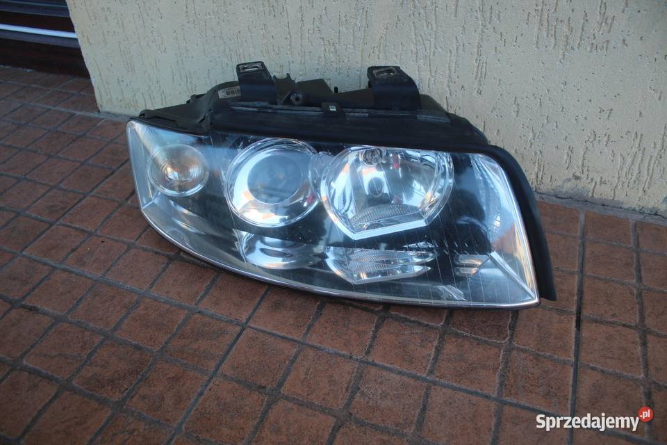 LAMPA PRAWY PRZÓD AUDI A4 B6 8E0941004F