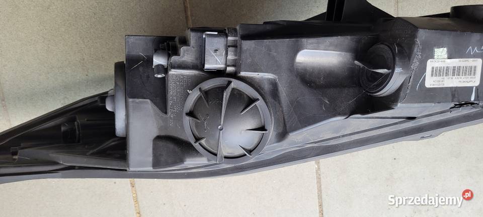 Ford Fiesta mk7 lampa przednia USA Olsztyn