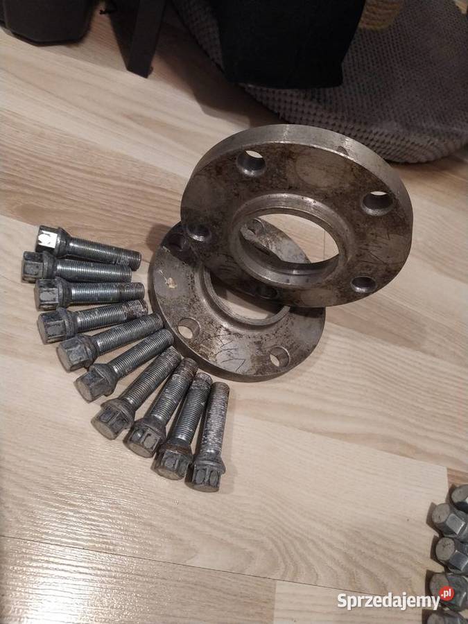 Dystanse BMW 15mm plus srubyotwor cent741mm Pozostałe