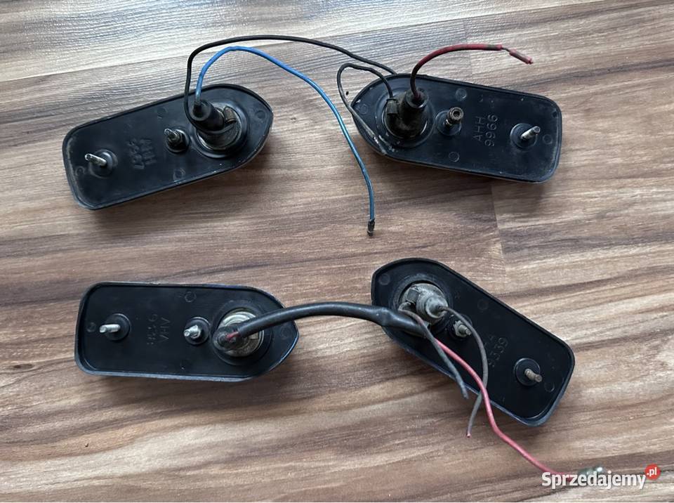 Lampki boczne obrysówki MG MGB MidgetSprit uniwersalne Lampy obrysowe Świebodzin