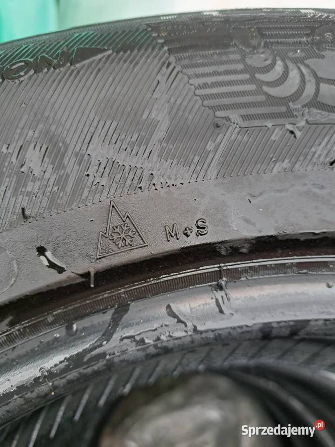 Opony Wielosezonowe 22565R17 MICHELIN całoroczne Skała