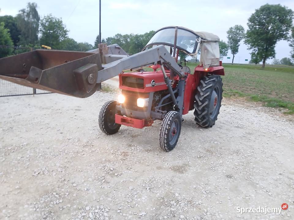 Ciągnik Mf 133 z turem Nowy Korczyn