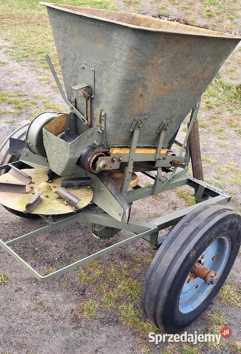 Rozsiewacz nawozu lejek kos amazone rau Wręczyca Wielka