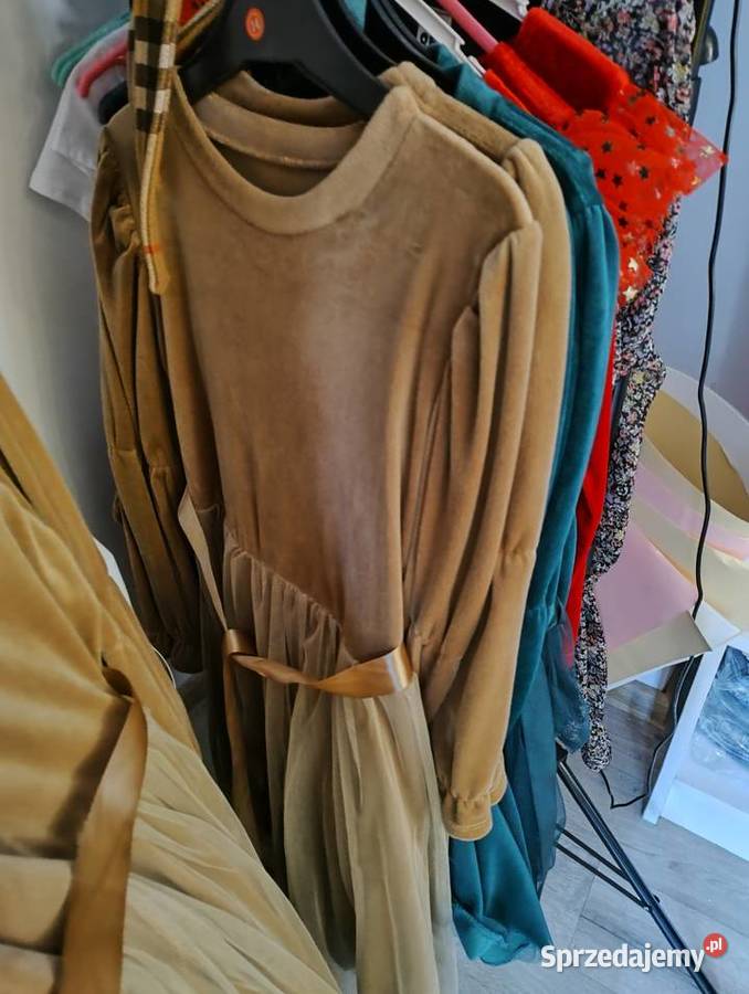 Likwidacja sklepu odzieżowego dziecimłodzieży Bluzy kujawsko-pomorskie Gniewkowo
