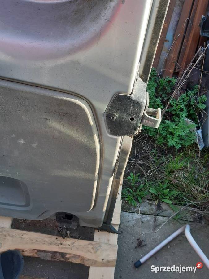 Opel Vivaro drzwi prawe tylne skrzydłowe