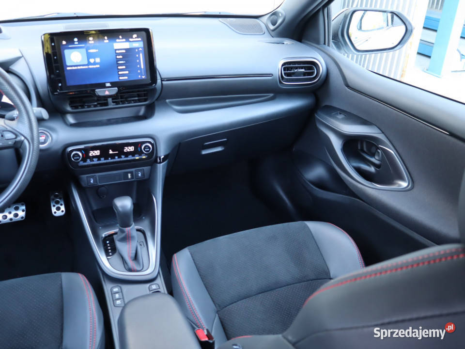 Toyota Yaris 15 VVTi Hybrid pierwszy właściciel Katowice