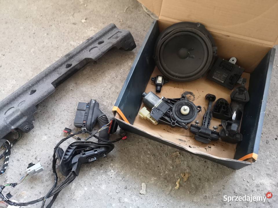 Ford Fiesta Mk7 20082016 TAPICERKA BOCZEK Skomielna Biała sprzedam