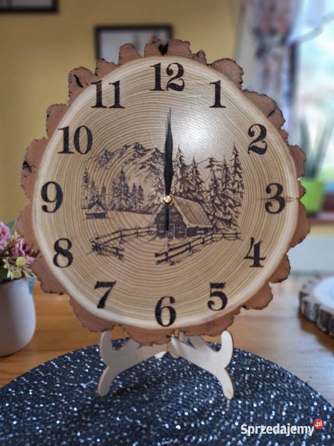 Zegar ścienny z plastra akacji Strzyżów