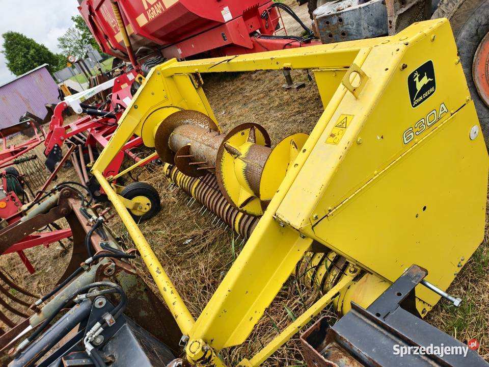 Podbieracz do trawy pickup John Deere 630a Gutanów