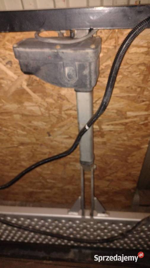 Stopień elektryczny do busa kampera