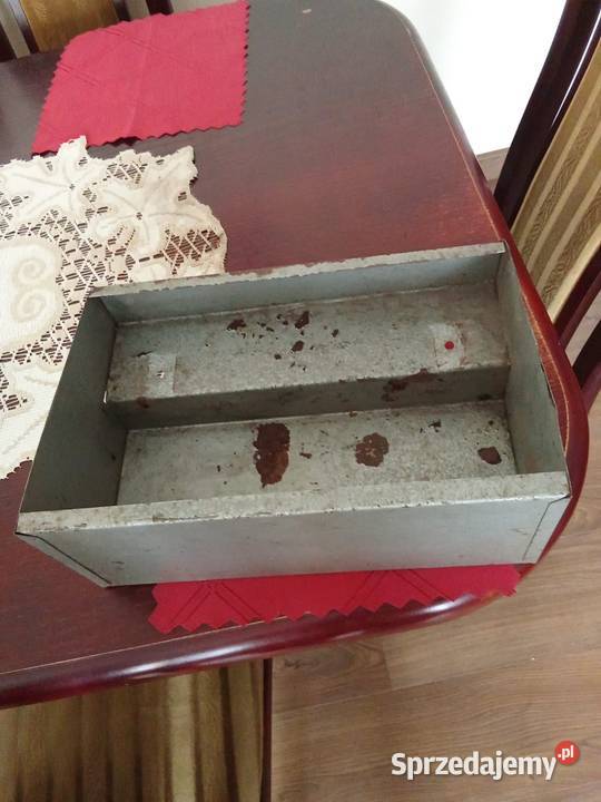 Fiat 126p ST Skrzyneczka narzedziowa pod fotel łódzkie Tomaszów Mazowiecki sprzedam