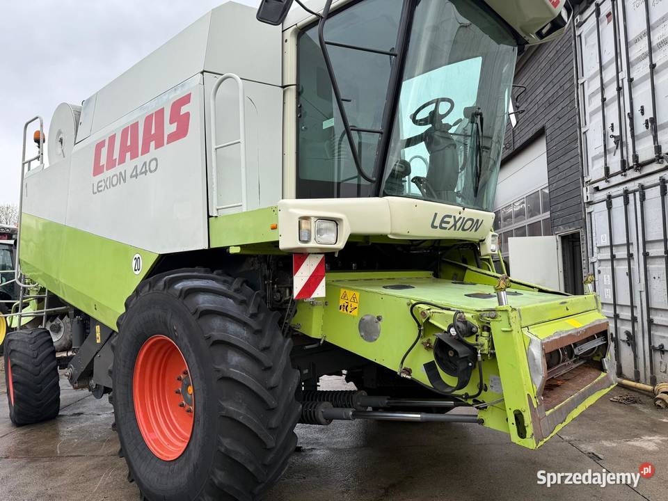 Kombajn zbożowy Claas Lexion 440 2002 heder V660 Nowa Ruda