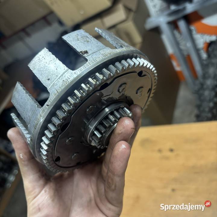 Kosz sprzęgłowy zewnętrzny Honda CR 125