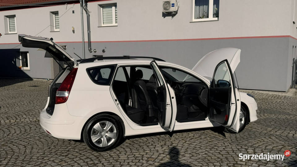 Hyundai i30 14 BENZ 110 Lift 2012 Przebieg Strzegom