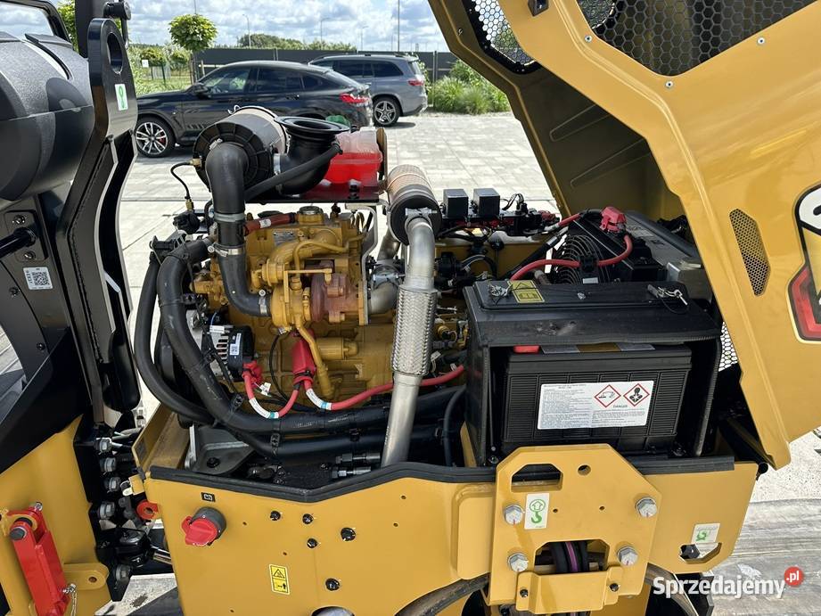 WALEC DROGOWY CATERPILLAR CB25 GC Tuliszków